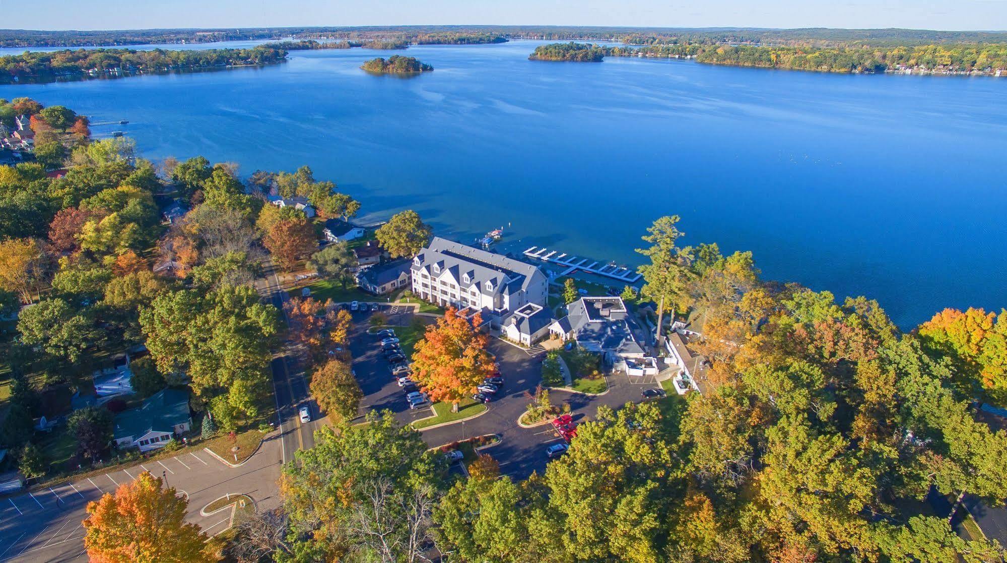 Bay Pointe Inn Orangeville Exterior photo